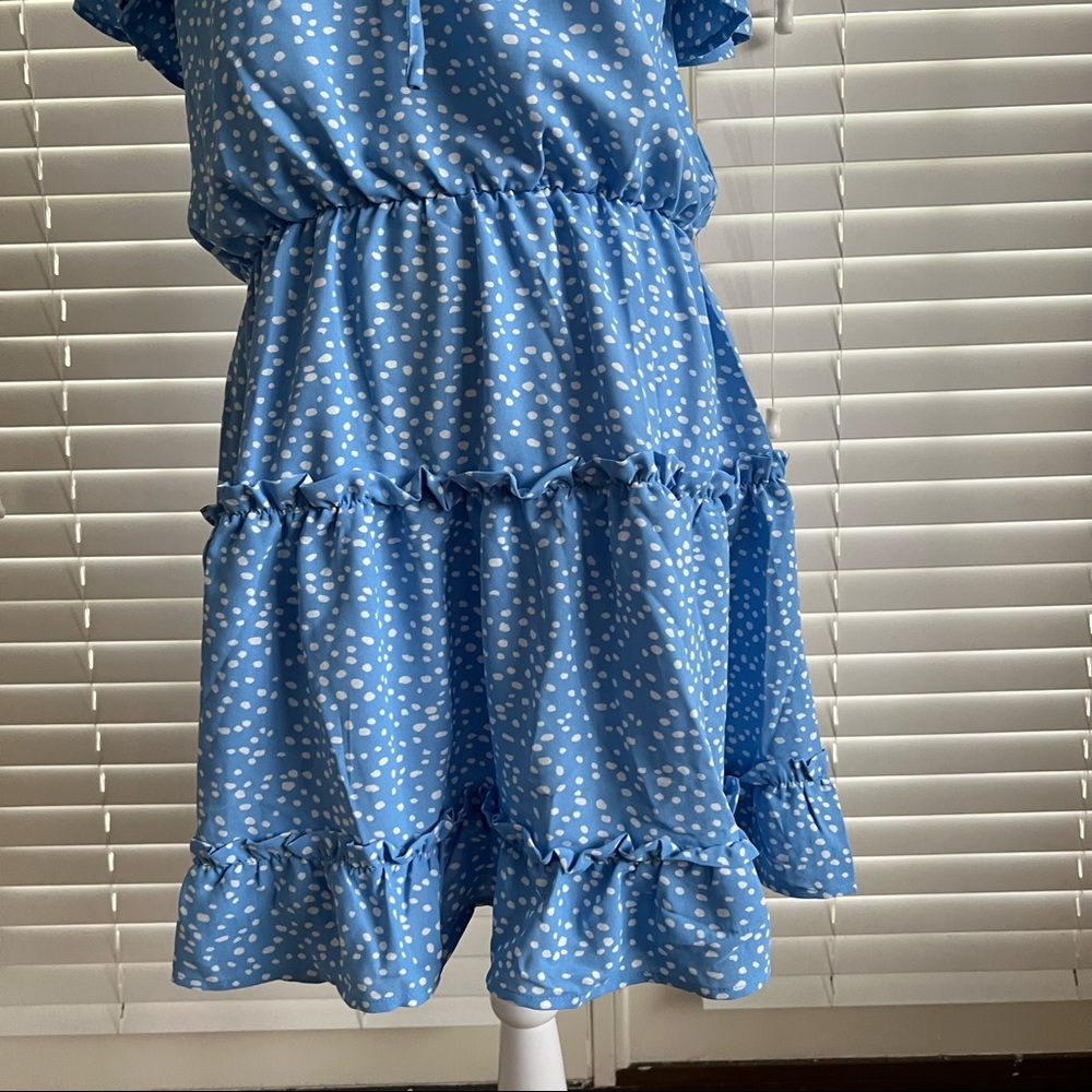 Short Flutter Sleeve Blue Floral Ruffle Skirt Sun Dress Tie Neck Sz Large Spring - Picture 4 of 12